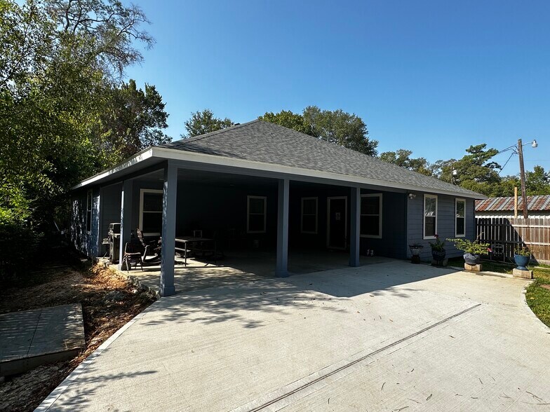 Primary Photo Of 26752 Diamond Sq, Splendora Storefront Retail Office For Sale