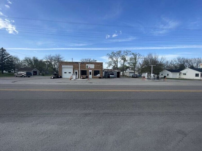 Primary Photo Of 402 E Main St, Chambers Service Station For Sale