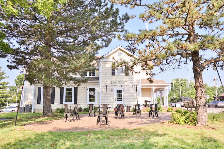 More Photos Of 16962 Manchester Rd, Grover Office For Sale