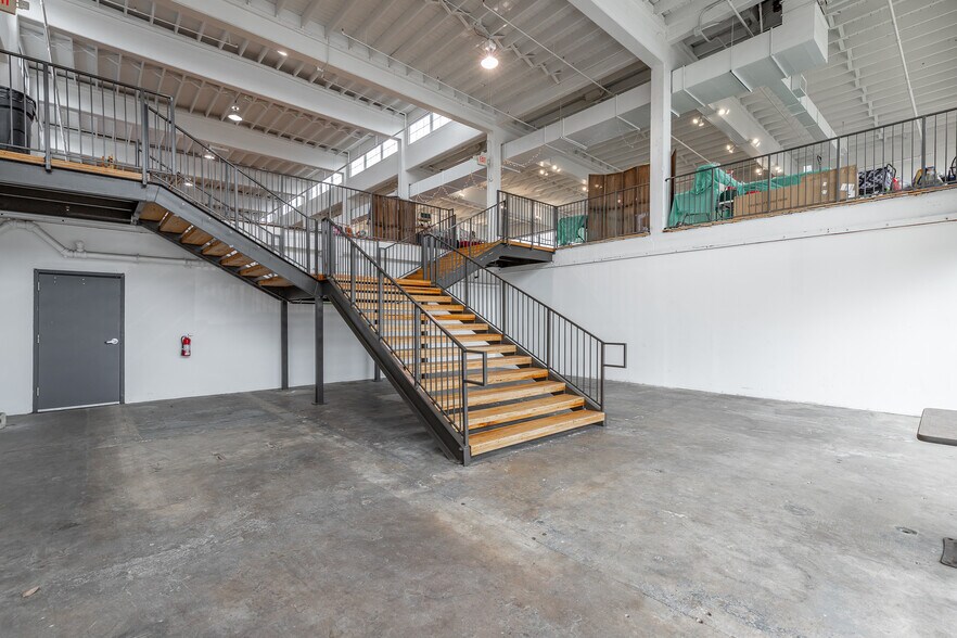 More Photos Of 104 Monterey st, Cowan Manufacturing For Sale