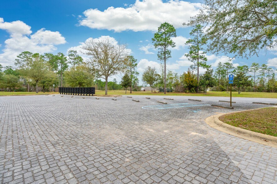 More Photos Of 3201 Heritage Plantation Blvd, Laurel Hill Office For Sale