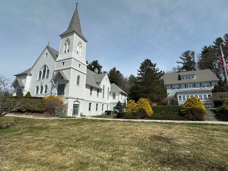 Primary Photo Of 652 Main St, North Oxford Religious Facility For Sale