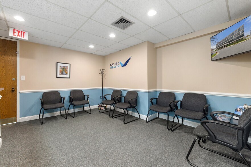 More Photos Of 2616 Sherwood Hall Ln, Alexandria Medical For Sale