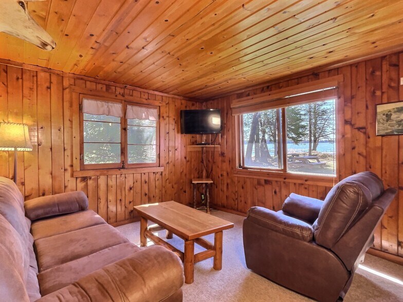 More Photos Of 8475 Hillcrest Ln, Saint Germain Hotel For Sale