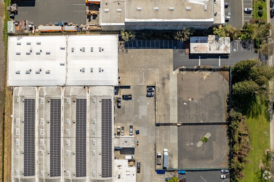 More Photos Of 210 Classic Ct, Rohnert Park Warehouse For Lease