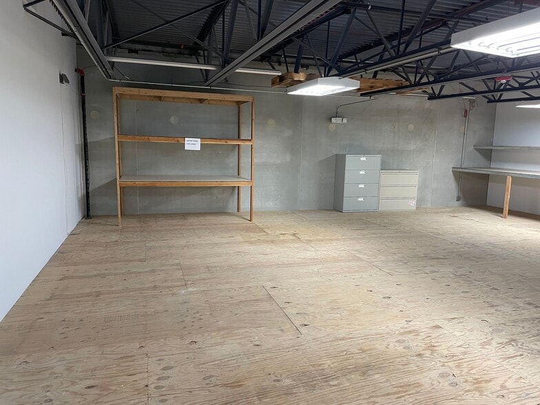 More Photos Of 101 Theodore Dr, Oswego Light Distribution For Lease