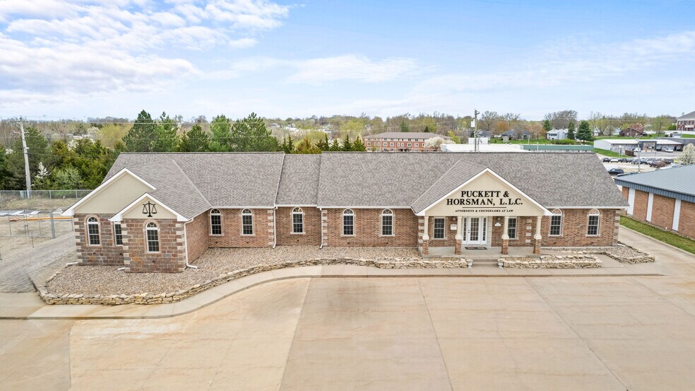 More Photos Of 616 Lana Dr, Cameron Office For Sale