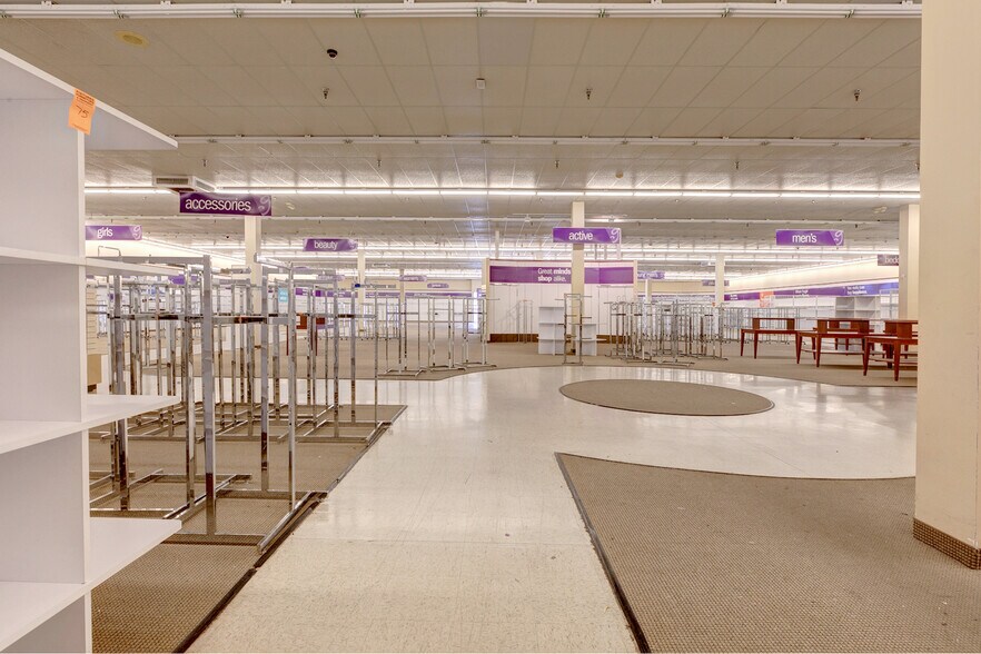 More Photos Of 2145 E State Road 54, Linton Freestanding For Sale