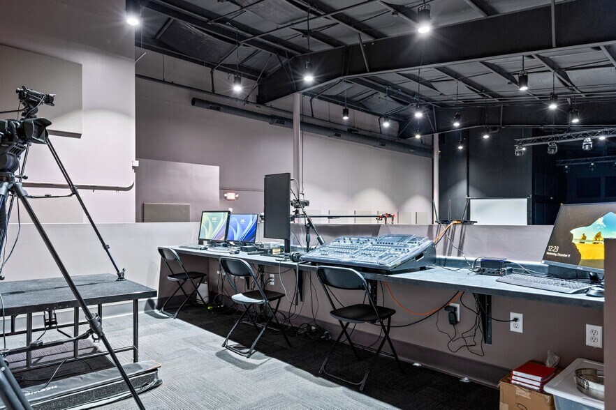 More Photos Of 1215 Tom Ginnever Ave, O'Fallon Religious Facility For Lease