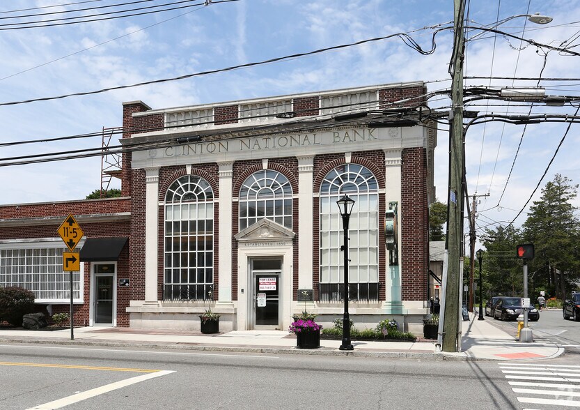 More Photos Of 1 W Main St, Clinton Storefront Retail Office For Lease