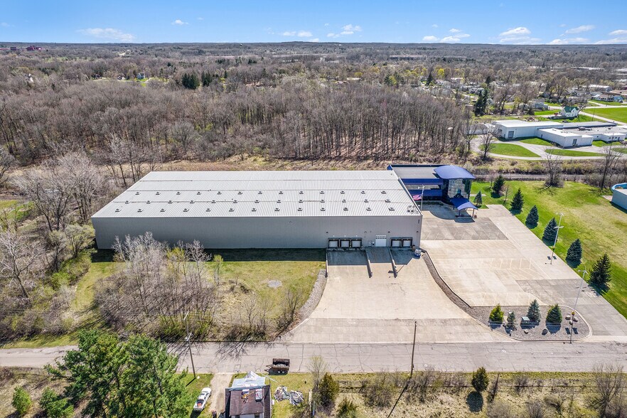 More Photos Of 2021 Wellworth Ave, Jackson Warehouse For Sale