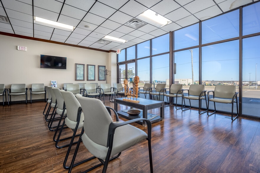 More Photos Of 4200 Carriage Way, Weatherford Medical For Sale