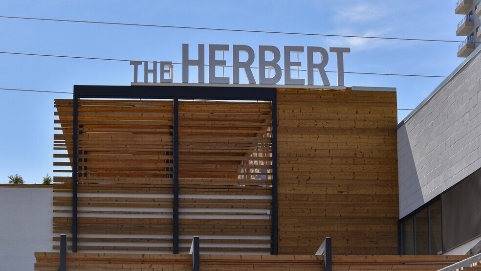 More Photos Of 801 S Main St, Las Vegas Storefront Retail Office For Sale