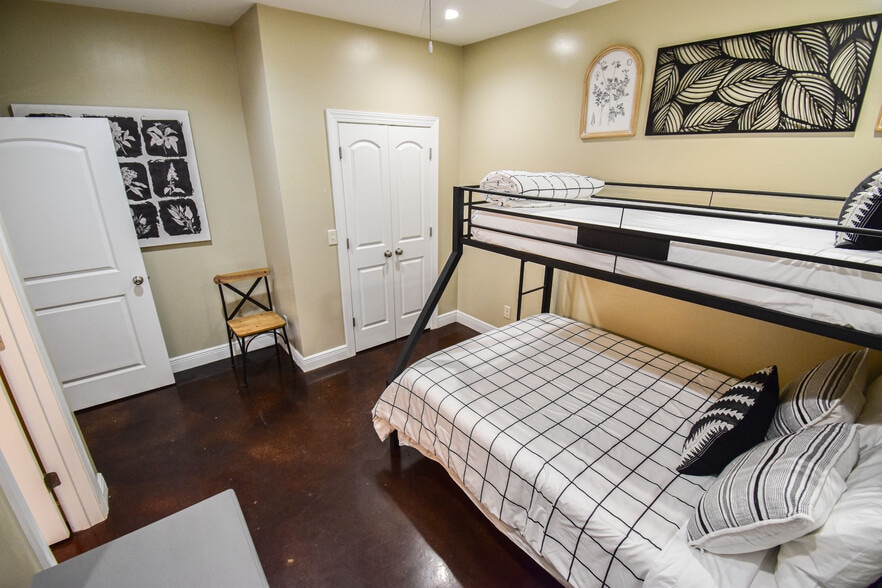 More Photos Of , Tuscaloosa Unknown For Sale