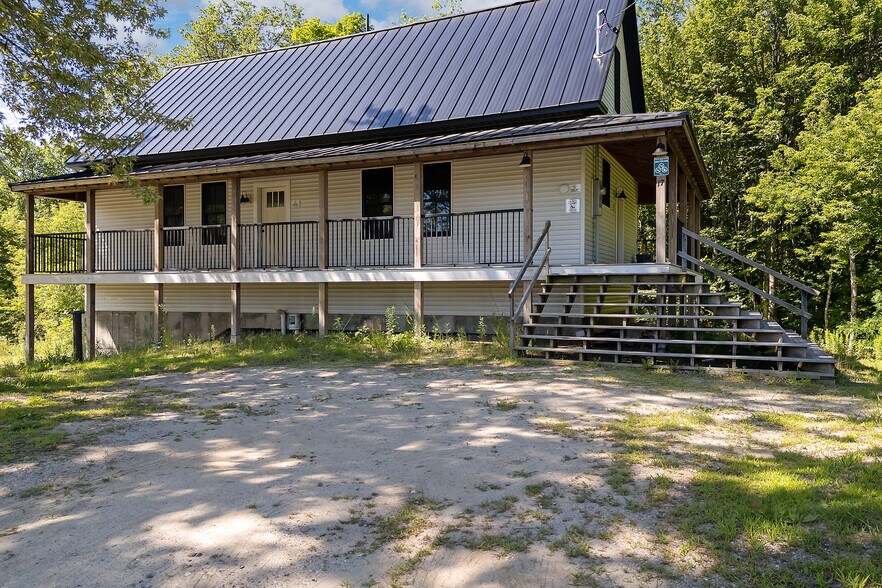 More Photos Of 10 Leeds Junction Rd, Leeds Winery Vineyard For Sale
