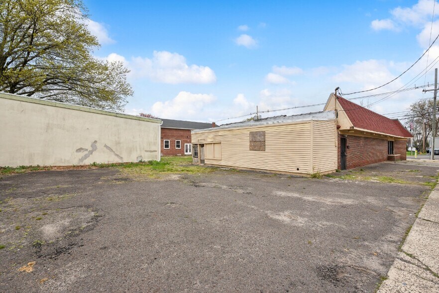 More Photos Of 402 W Kings Hwy, Mount Ephraim Freestanding For Sale