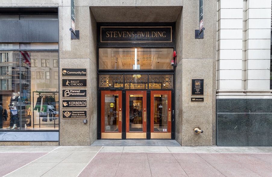 More Photos Of 17 N State St, Chicago Office For Lease