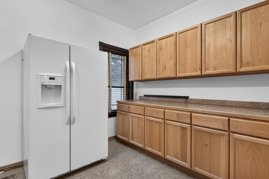 More Photos Of 2563 S Five Mile Ave, Boise Office Residential For Lease