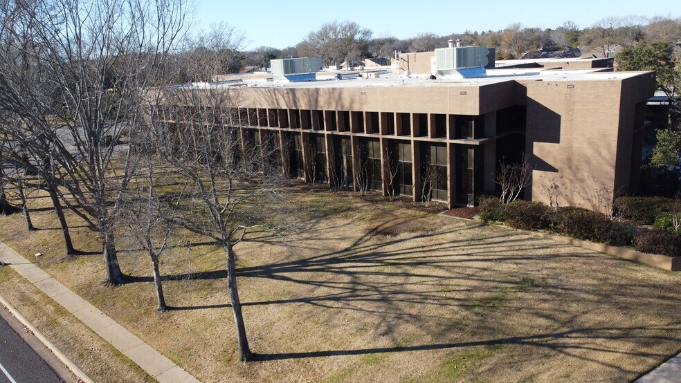 More Photos Of 501 Shelley Dr, Tyler Office For Lease