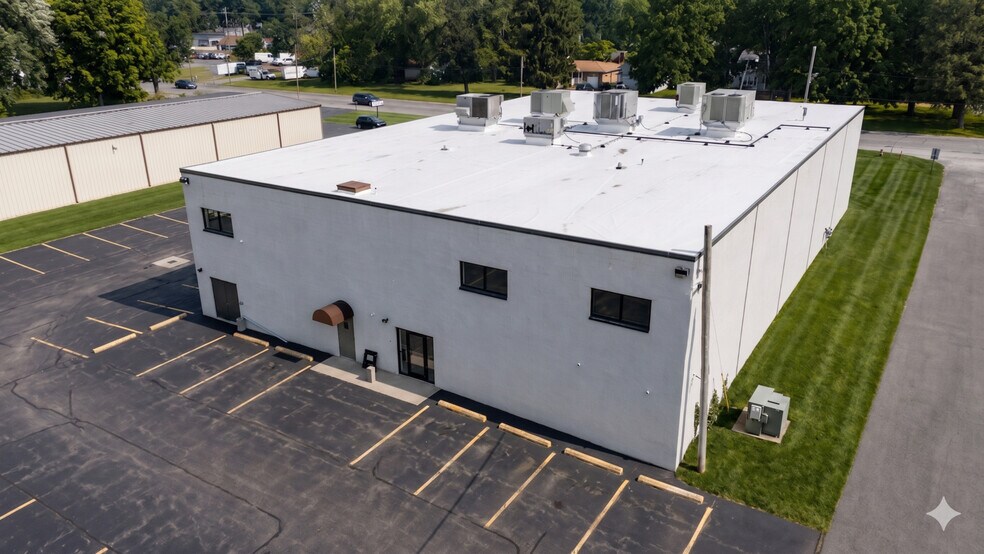 More Photos Of 1920 McKinley Ave, Mishawaka Office For Lease