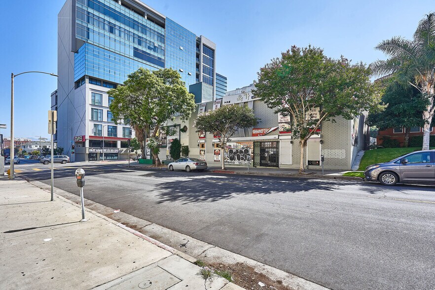 More Photos Of 600 S New Hampshire, Los Angeles Storefront Retail Office For Lease