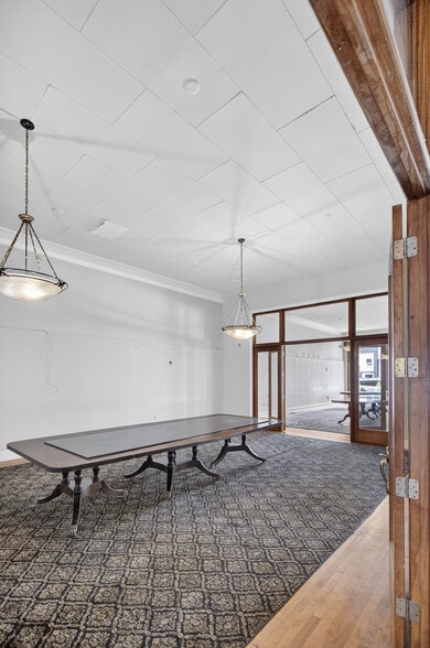 More Photos Of 1024 Noble St, Anniston Storefront Retail Office For Sale