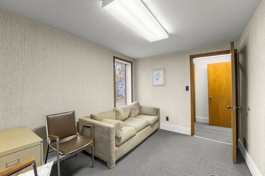 More Photos Of 6336 Fox Ave, Allen Park Office For Sale