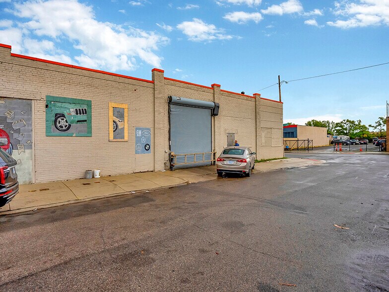 More Photos Of 7940 Tireman St, Detroit Auto Repair For Sale