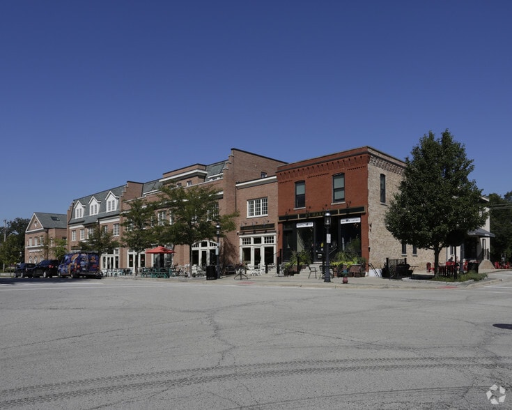 More Photos Of 8-18 E Scranton Ave, Lake Bluff Office For Lease