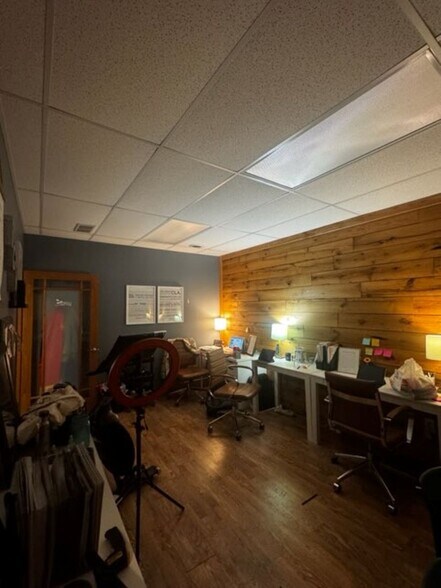 More Photos Of 3510 8th St NW, Rochester Office For Lease