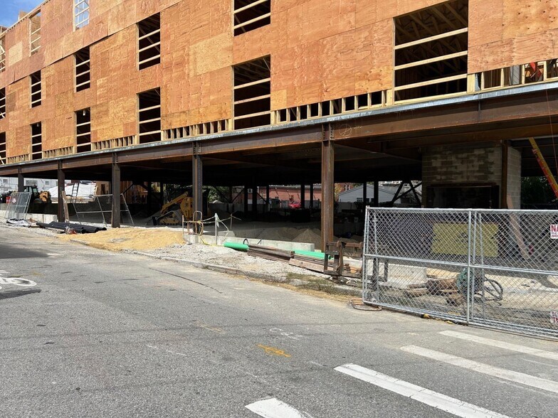 More Photos Of 408 Suffolk St, Lowell Apartments For Lease