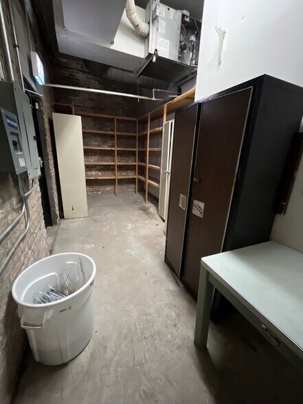 More Photos Of 5000-5014 W Madison St, Chicago Apartments For Lease