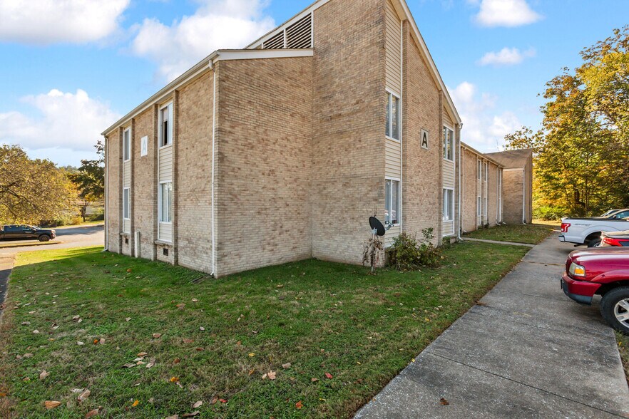 More Photos Of 1001 W 9th St, Russellville Apartments For Sale