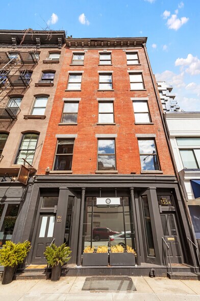 More Photos Of 155 Duane St, New York General Retail For Sale