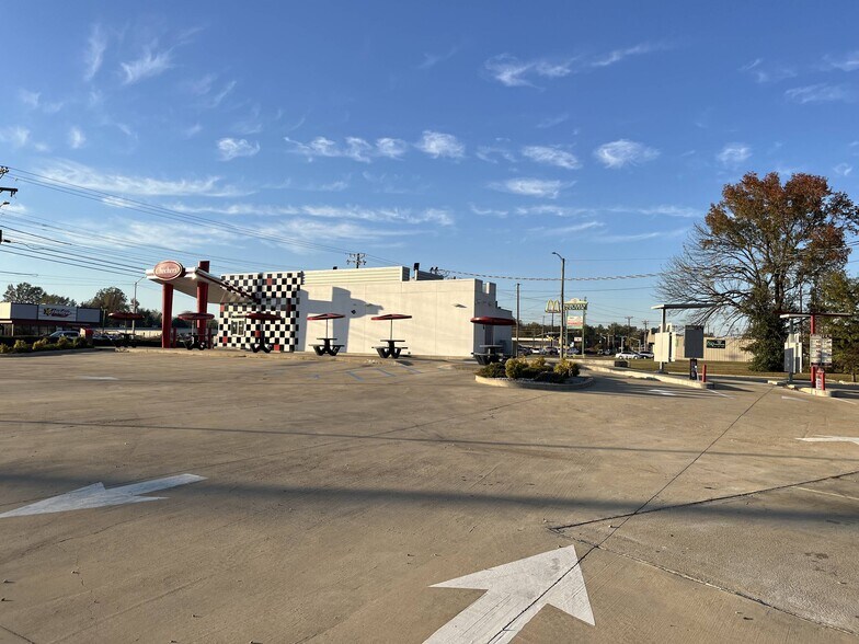 More Photos Of 6720 Highway 45 Alt S, West Point Restaurant For Sale