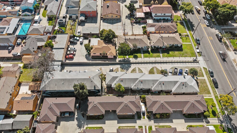 More Photos Of 6800 Wilcox Ave, Bell Apartments For Sale