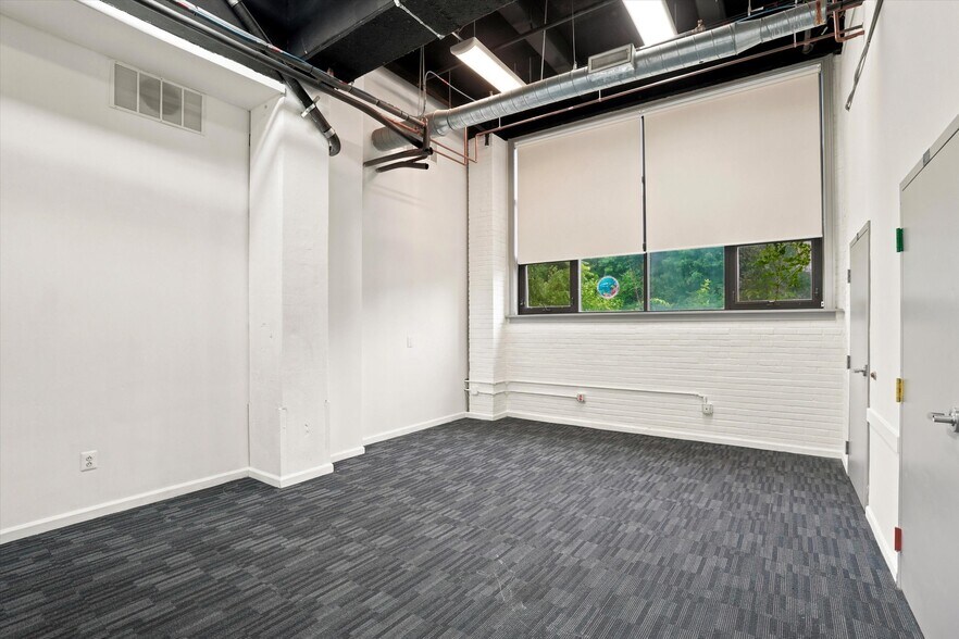 More Photos Of 5534-5546 Pulaski Ave, Philadelphia Office For Lease