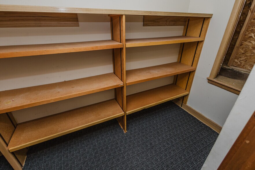 More Photos Of 724 N Main St, Newton Storefront For Sale