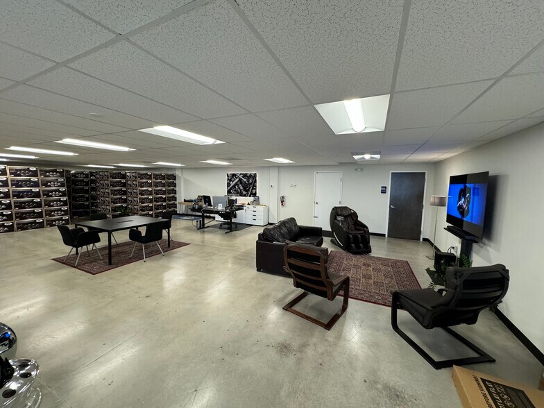 More Photos Of 8565 W 44th Ave, Hialeah Warehouse For Lease