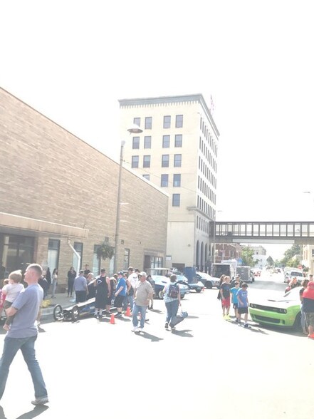 More Photos Of 5700 6th Ave, Kenosha Storefront Retail Office For Lease