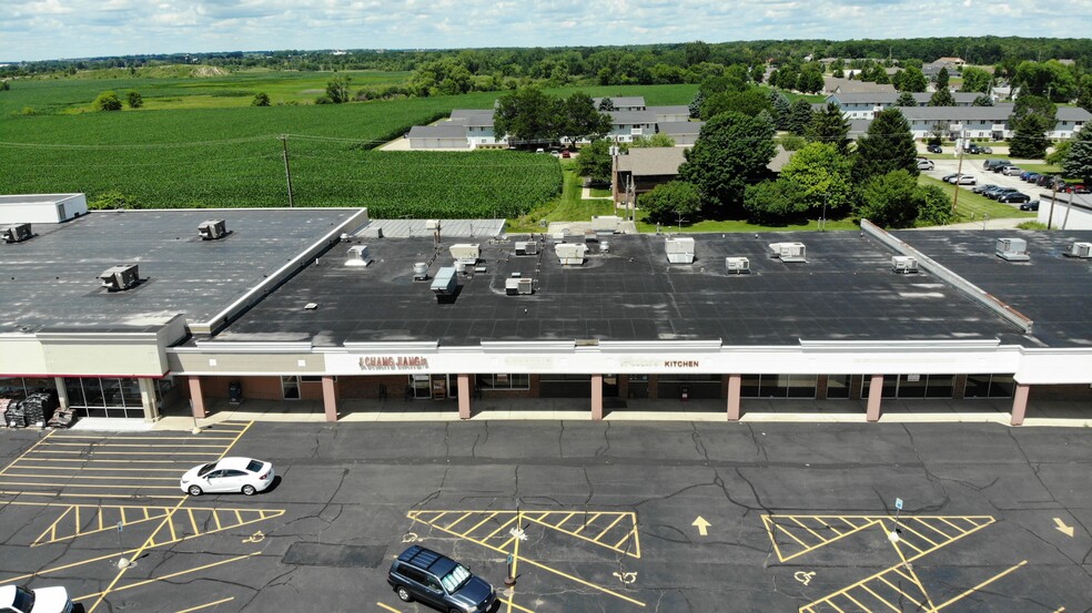 More Photos Of 1104-1122 W Main St, Waupun Fast Food For Lease