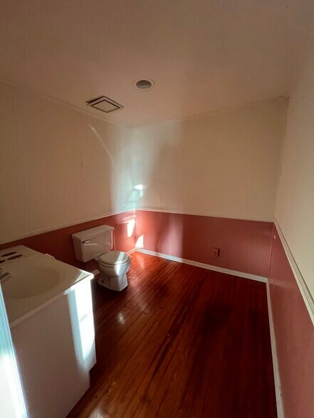 More Photos Of 3103 Wood Haven St, Paragould Office For Sale