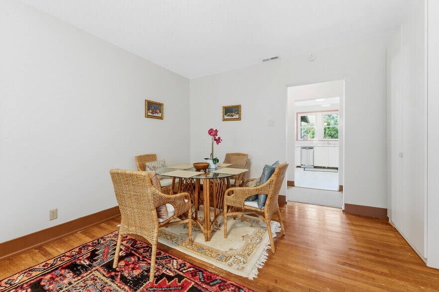 More Photos Of 320 Watts St, Morgantown Apartments For Sale
