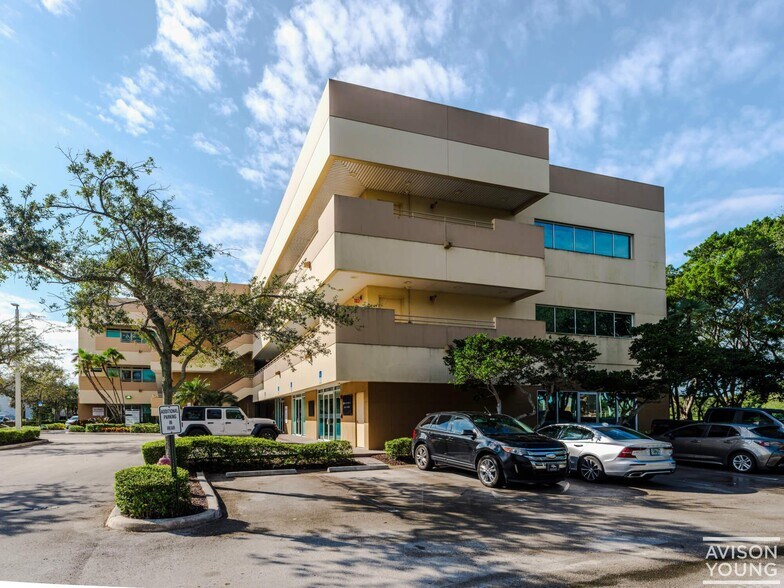 More Photos Of 1625 N Commerce Pky, Weston Medical For Sale