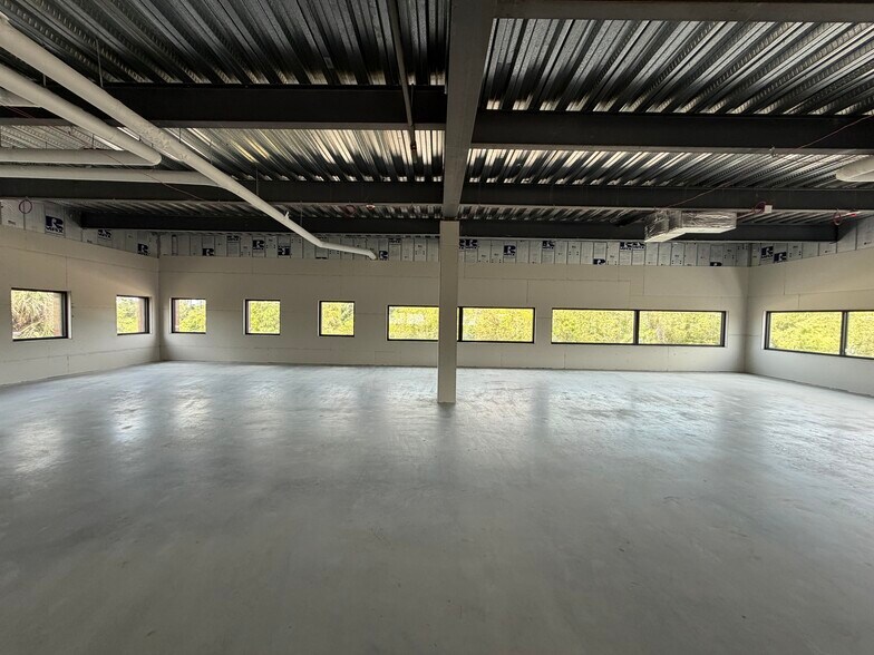 More Photos Of 13811 Metropolis Ave, Fort Myers Office For Sale