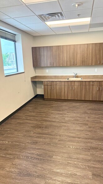 More Photos Of 345 W Washington Ave, Madison Medical For Lease