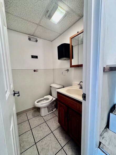 More Photos Of 270 Seabury St, Fall River Storefront For Sale