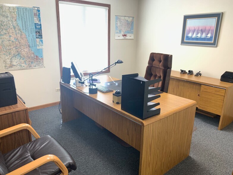 More Photos Of 1440 Maple Ave, Lisle Office For Lease