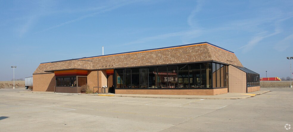 More Photos Of 6001 S 6th St Frontage Rd, Springfield Fast Food For Lease