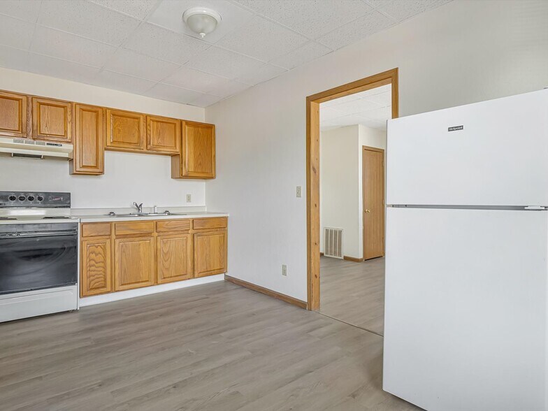 More Photos Of 200 N Main St, Dupo Specialty For Sale